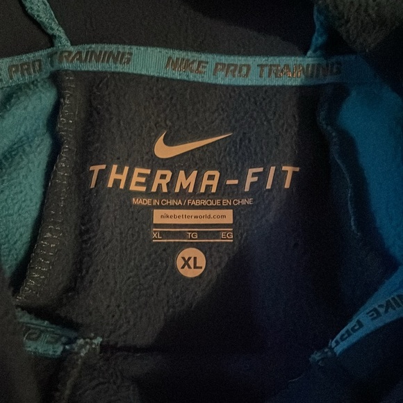 Men’s Nike Pro Training Sweater - Picture 3 of 3